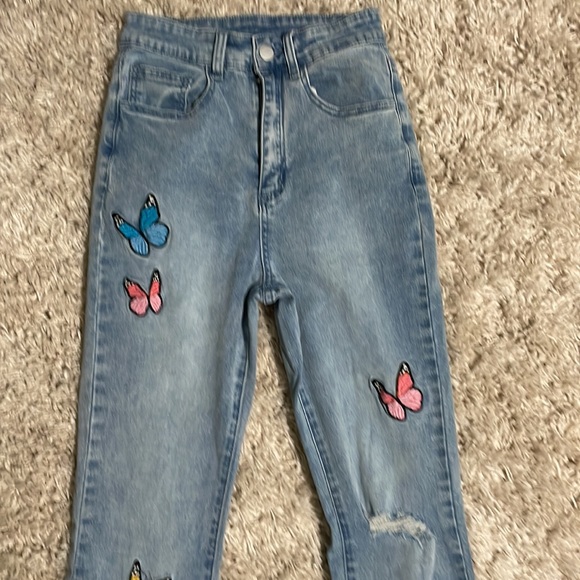 🦋 Butterfly Ripped Jeans 🦋 - Picture 2 of 6